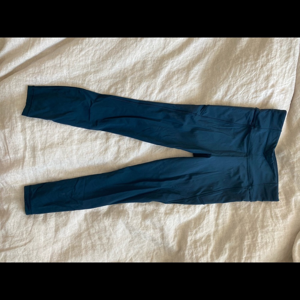 lululemon final lap crop 23” in nocturnal teal
